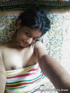 nagpur village college girl nude selfies 001