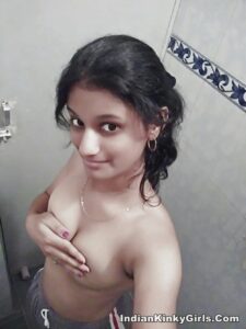 nagpur village college girl nude selfies 002