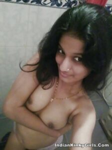 nagpur village college girl nude selfies 007