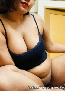 beautiful bengaluru girl nude selfies 005