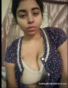 hot and horny desi girlfriend with big tits 002