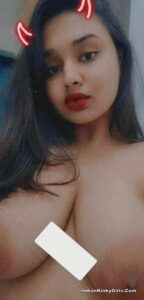 punjabi girl with huge boobs nude selfies 005