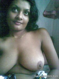 amateur desi girl nude at home with boyfriend 016