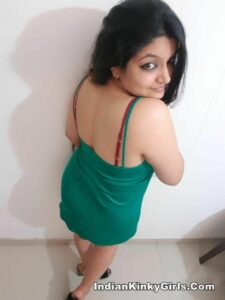 beautiful desi bhabhi nude boobs selfies 003