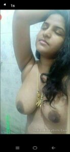 beautiful busty tamil wife hot selfies 007