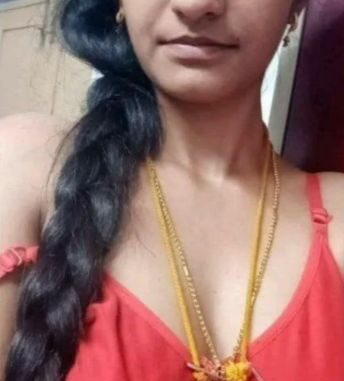 just married tamil wife posing boobs for husband