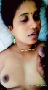 mature marathi bhabhi nude in bed photos 003