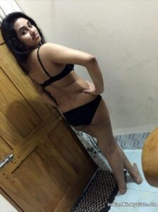 extremely pretty indian girlfriend leaked nudes 006