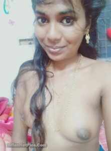 innocent mallu college girl nude selfies leaked 004