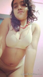 milky white punjabi girl nude leaked pics 002