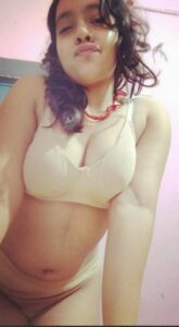 super hot indian girlfriend nude leaked photos 002
