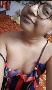 kolkata office girl with hairy pussy nude selfies 005