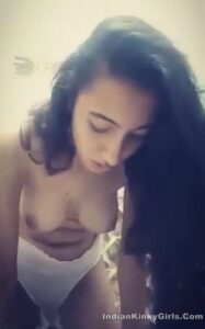 a naughty nude teen from mumbai fingers pussy 001