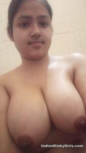 chubby desi teen girl nude with puffy pussy 004