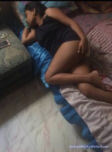 chubby south indian girl nude before sex 002