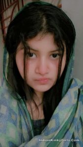 beautiful desi muslim girl nude selfies 001