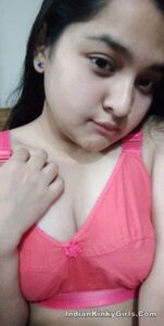 brother leaked nude selfies of his cute sister 002