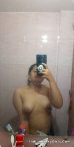 brother leaked nude selfies of his cute sister 005