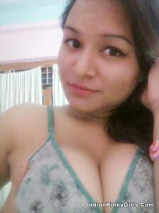 pretty desi girl with round plump boobs 003