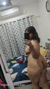 indian girlfriend will big fleshy ass naked 002