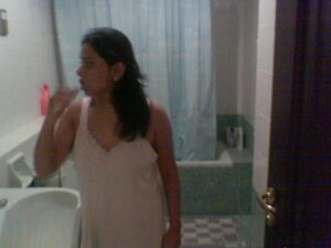indian married woman having sex with her boss on business trip 007