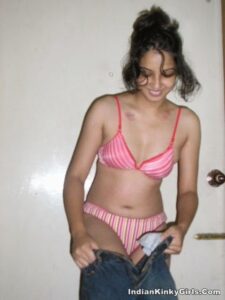 horny pune gf nude desi blowjob photos 008