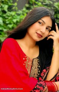 pretty looking desi teenage nude girl
