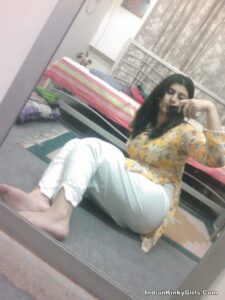 viral nude photos of a sexy elder sister 005