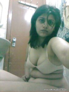 viral nude photos of a sexy elder sister 007