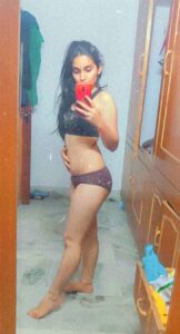 beautiful desi teen with tight body nude selfies 001