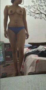 desi girlfriend with attractive body nude pictures 007