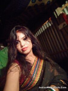 horny bangla girl topless exposing her marvelous desi boobs