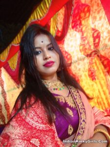 horny bangla girl topless exposing her marvelous desi boobs 001