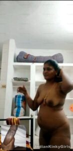horny tamil aunty nude bedroom leaked pics 001