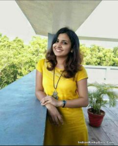 hot bihari modern girlfriend topless tits photos