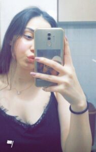 paki social media girl zoya nude selfies