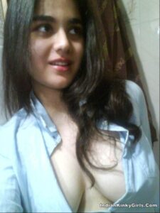 beautiful indian girlfriend topless showcases big tits 001