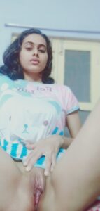 desi girl with huge boobs nude photos 002