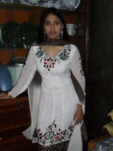 hot amateur indian girlfriend posing naked at home 009