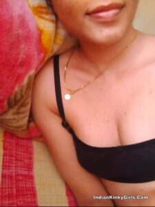 pretty south indian girl nude with small tits 003