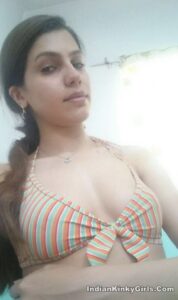sexy indian college girl nude at home showing ass 002