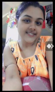 chubby desi girl nude showing pussy 002