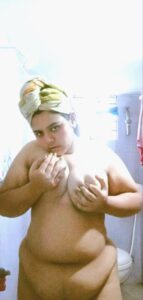 hot desi aunty nude huge boobs and ass 010