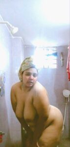 hot desi aunty nude huge boobs and ass 011