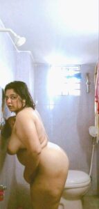 hot desi aunty nude huge boobs and ass 014
