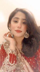 hot pakistani wife nude reveals round boobs 002