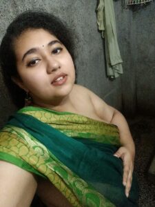 chubby desi college girl topless big tits