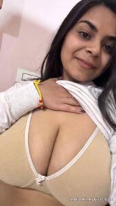 chubby tamil office girl nude big tits and ass 006