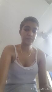 indian girlfriend clicking nude selfies in the shower 002