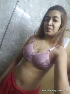 indian girlfriend clicking nude selfies in the shower 004